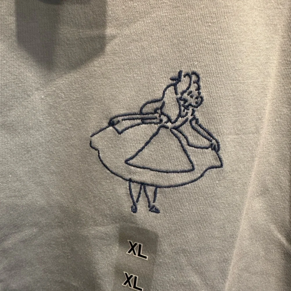 Uniqlo x Disney MAGIC FOR ALL w Yu Nagaba JP Alice in the Wonderland embroidered - Picture 5 of 7